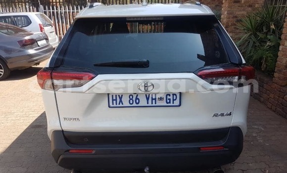 Buy Used Toyota RAV4 White Car in Big Bend in Lubombo Buy Used Toyota RAV4 White Car in Big Bend in Lubombo