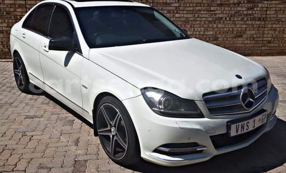 Nunua Ilio tumika Mercedes‒Benz C–Class White Gari ndani ya Nhlangano nchini Wilaya ya Shiselweni Nunua Ilio tumika Mercedes‒Benz C–Class White Gari ndani ya Nhlangano nchini Wilaya ya Shiselweni
