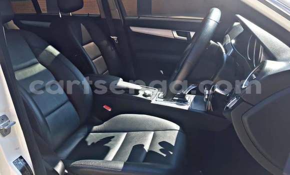 Buy Used Mercedes‒Benz C–Class White Car in Nhlangano in Shiselweni District Buy Used Mercedes‒Benz C–Class White Car in Nhlangano in Shiselweni District