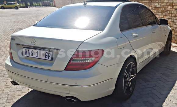 Buy Used Mercedes‒Benz C–Class White Car in Nhlangano in Shiselweni District Buy Used Mercedes‒Benz C–Class White Car in Nhlangano in Shiselweni District