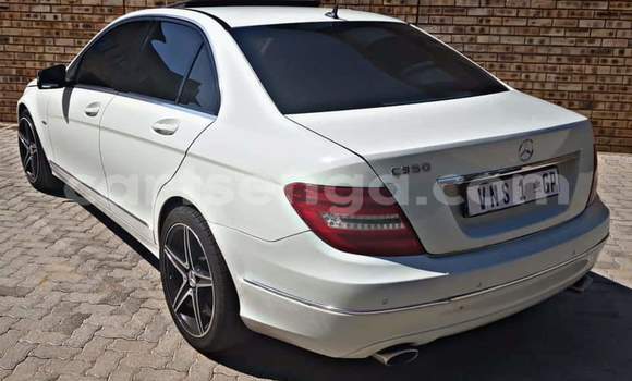 Buy Used Mercedes‒Benz C–Class White Car in Nhlangano in Shiselweni District Buy Used Mercedes‒Benz C–Class White Car in Nhlangano in Shiselweni District