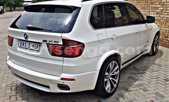 Acheter Occasion Voiture BMW X5 M Blanc à Mbabane, Manzini Acheter Occasion Voiture BMW X5 M Blanc à Mbabane, Manzini