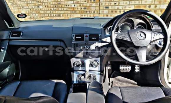 Nunua Ilio tumika Mercedes‒Benz C–Class White Gari ndani ya Mbabane nchini Manzini Nunua Ilio tumika Mercedes‒Benz C–Class White Gari ndani ya Mbabane nchini Manzini