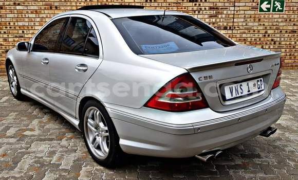 Nunua Ilio tumika Mercedes‒Benz C-klasse AMG Silver Gari ndani ya Ezulwini nchini Hhohho Nunua Ilio tumika Mercedes‒Benz C-klasse AMG Silver Gari ndani ya Ezulwini nchini Hhohho