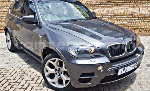Nunua Ilio tumika BMW X5 Silver Gari ndani ya Nhlangano nchini Wilaya ya Shiselweni