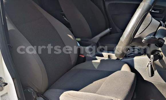 Nunua Ilio tumika Volkswagen Amarok White Gari ndani ya Manzini nchini Manzini Nunua Ilio tumika Volkswagen Amarok White Gari ndani ya Manzini nchini Manzini