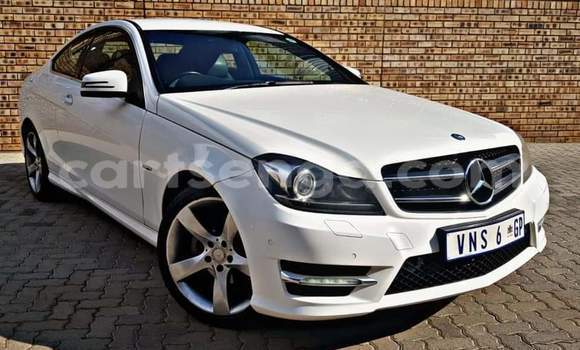 Nunua Ilio tumika Mercedes‒Benz C–Class White Gari ndani ya Manzini nchini Manzini Nunua Ilio tumika Mercedes‒Benz C–Class White Gari ndani ya Manzini nchini Manzini