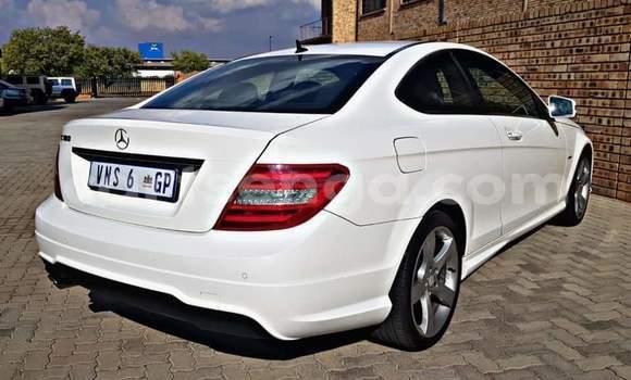 Acheter Occasion Voiture Mercedes‒Benz C–Class Blanc à Manzini, Manzini Acheter Occasion Voiture Mercedes‒Benz C–Class Blanc à Manzini, Manzini