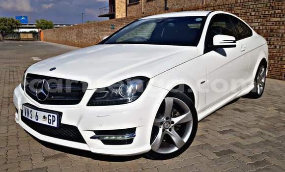 Acheter Occasion Voiture Mercedes‒Benz C–Class Blanc à Manzini, Manzini Acheter Occasion Voiture Mercedes‒Benz C–Class Blanc à Manzini, Manzini