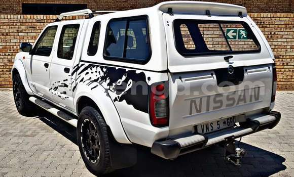 Buy Used Nissan NP 300 White Car in Nhlangano in Shiselweni District Buy Used Nissan NP 300 White Car in Nhlangano in Shiselweni District