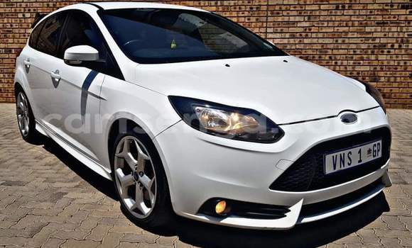 Nunua Ilio tumika Ford Focus ST White Gari ndani ya Mbabane nchini Manzini