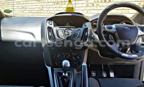 Acheter Occasion Voiture Ford Focus ST Blanc à Mbabane, Manzini Acheter Occasion Voiture Ford Focus ST Blanc à Mbabane, Manzini