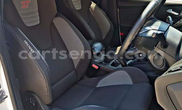 Acheter Occasion Voiture Ford Focus ST Blanc à Mbabane, Manzini Acheter Occasion Voiture Ford Focus ST Blanc à Mbabane, Manzini