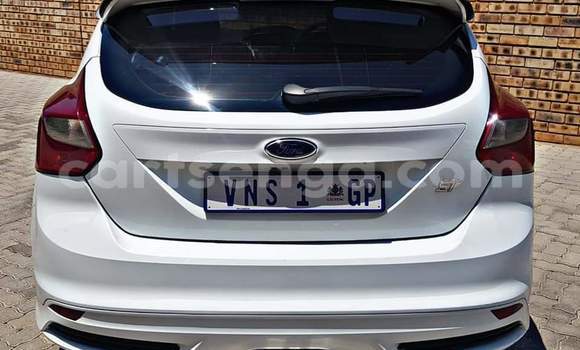 Acheter Occasion Voiture Ford Focus ST Blanc à Mbabane, Manzini Acheter Occasion Voiture Ford Focus ST Blanc à Mbabane, Manzini