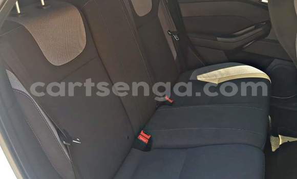 Acheter Occasion Voiture Ford Focus ST Blanc à Mbabane, Manzini Acheter Occasion Voiture Ford Focus ST Blanc à Mbabane, Manzini
