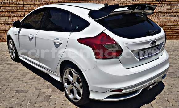 Acheter Occasion Voiture Ford Focus ST Blanc à Mbabane, Manzini Acheter Occasion Voiture Ford Focus ST Blanc à Mbabane, Manzini