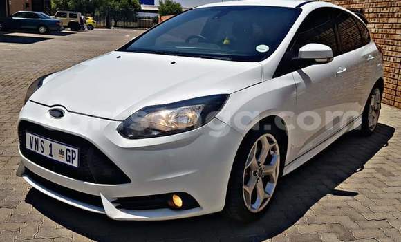 Acheter Occasion Voiture Ford Focus ST Blanc à Mbabane, Manzini Acheter Occasion Voiture Ford Focus ST Blanc à Mbabane, Manzini