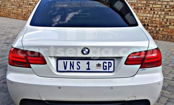 Nunua Ilio tumika BMW 3–Series White Gari ndani ya Mbabane nchini Manzini Nunua Ilio tumika BMW 3–Series White Gari ndani ya Mbabane nchini Manzini