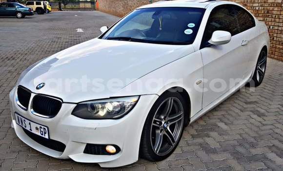 Nunua Ilio tumika BMW 3–Series White Gari ndani ya Mbabane nchini Manzini Nunua Ilio tumika BMW 3–Series White Gari ndani ya Mbabane nchini Manzini