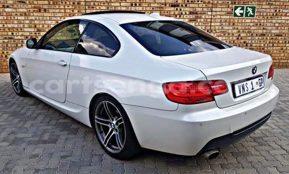 Nunua Ilio tumika BMW 3–Series White Gari ndani ya Mbabane nchini Manzini Nunua Ilio tumika BMW 3–Series White Gari ndani ya Mbabane nchini Manzini