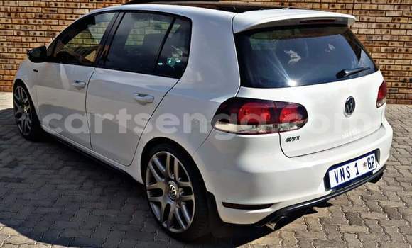 Nunua Ilio tumika BMW 3–Series White Gari ndani ya Ezulwini nchini Hhohho Nunua Ilio tumika BMW 3–Series White Gari ndani ya Ezulwini nchini Hhohho