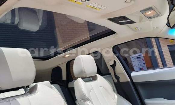 Buy Used Land Rover Range Rover Evoque White Car in Nhlangano in Shiselweni District Buy Used Land Rover Range Rover Evoque White Car in Nhlangano in Shiselweni District
