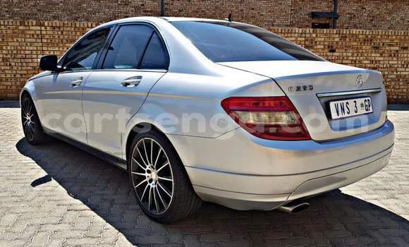 Nunua Ilio tumika Mercedes‒Benz C–Class White Gari ndani ya Manzini nchini Manzini Nunua Ilio tumika Mercedes‒Benz C–Class White Gari ndani ya Manzini nchini Manzini