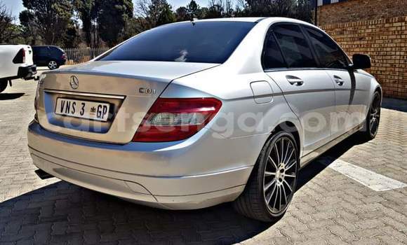 Nunua Ilio tumika Mercedes‒Benz C–Class White Gari ndani ya Manzini nchini Manzini Nunua Ilio tumika Mercedes‒Benz C–Class White Gari ndani ya Manzini nchini Manzini