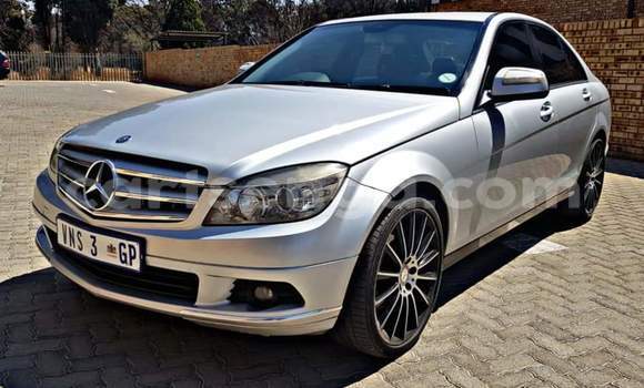 Nunua Ilio tumika Mercedes‒Benz C–Class White Gari ndani ya Manzini nchini Manzini Nunua Ilio tumika Mercedes‒Benz C–Class White Gari ndani ya Manzini nchini Manzini