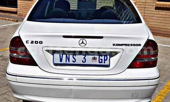 Buy Used Mercedes‒Benz C–Class White Car in Nhlangano in Shiselweni District Buy Used Mercedes‒Benz C–Class White Car in Nhlangano in Shiselweni District