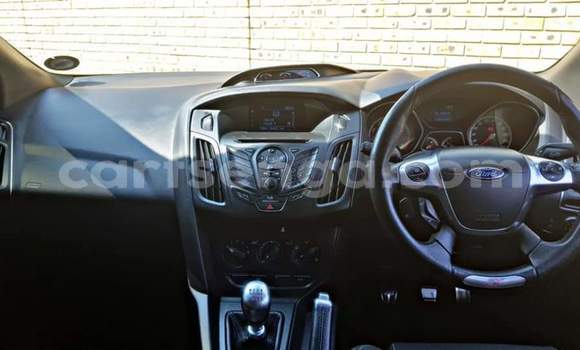 Acheter Occasion Voiture Ford Focus ST Blanc à Manzini, Manzini Acheter Occasion Voiture Ford Focus ST Blanc à Manzini, Manzini