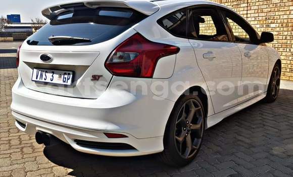 Acheter Occasion Voiture Ford Focus ST Blanc à Manzini, Manzini Acheter Occasion Voiture Ford Focus ST Blanc à Manzini, Manzini
