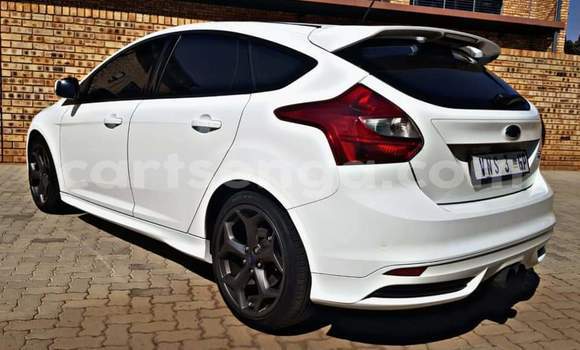 Acheter Occasion Voiture Ford Focus ST Blanc à Manzini, Manzini Acheter Occasion Voiture Ford Focus ST Blanc à Manzini, Manzini