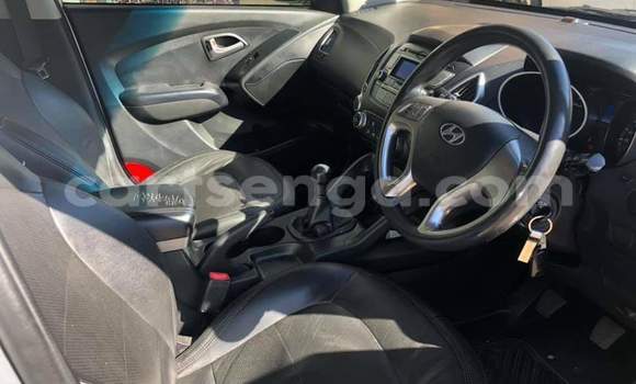 Nunua Ilio tumika Hyundai ix35 Silver Gari ndani ya Manzini nchini Manzini Nunua Ilio tumika Hyundai ix35 Silver Gari ndani ya Manzini nchini Manzini