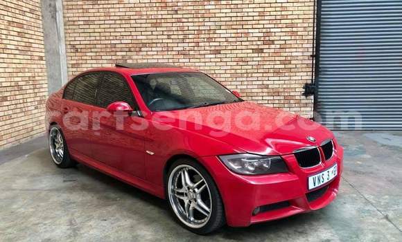 Nunua Ilio tumika BMW 3–Series Red Gari ndani ya Hlatikulu nchini Wilaya ya Shiselweni