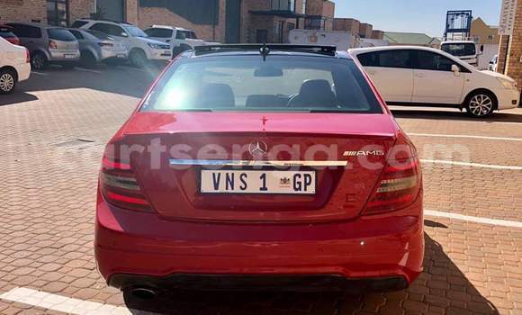 Nunua Ilio tumika Mercedes‒Benz C–Class Red Gari ndani ya Manzini nchini Manzini Nunua Ilio tumika Mercedes‒Benz C–Class Red Gari ndani ya Manzini nchini Manzini