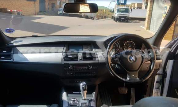 Nunua Ilio tumika BMW X5 M White Gari ndani ya Ezulwini nchini Hhohho Nunua Ilio tumika BMW X5 M White Gari ndani ya Ezulwini nchini Hhohho