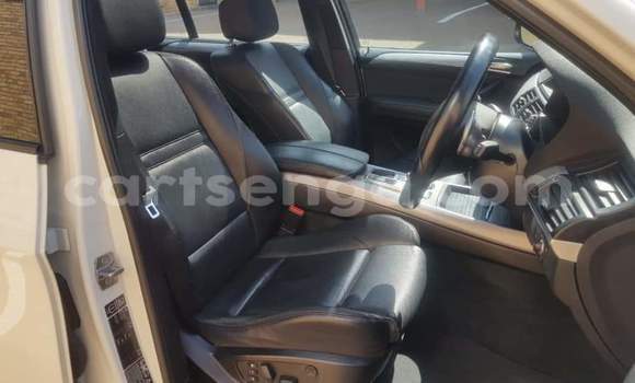 Nunua Ilio tumika BMW X5 M White Gari ndani ya Ezulwini nchini Hhohho Nunua Ilio tumika BMW X5 M White Gari ndani ya Ezulwini nchini Hhohho