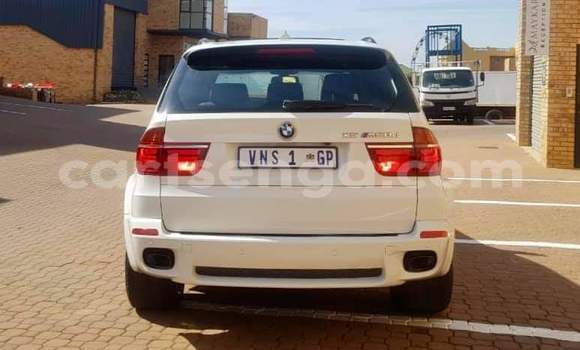 Nunua Ilio tumika BMW X5 M White Gari ndani ya Ezulwini nchini Hhohho Nunua Ilio tumika BMW X5 M White Gari ndani ya Ezulwini nchini Hhohho