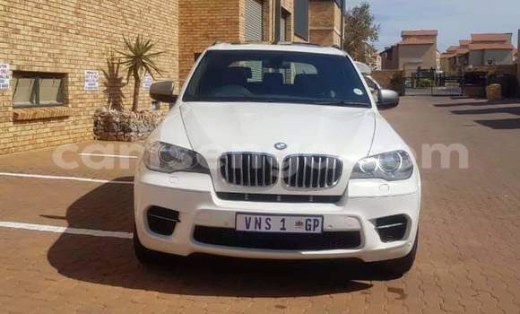 Nunua Ilio tumika BMW X5 M White Gari ndani ya Ezulwini nchini Hhohho Nunua Ilio tumika BMW X5 M White Gari ndani ya Ezulwini nchini Hhohho