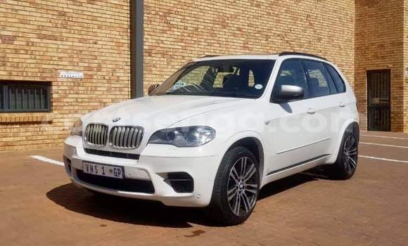 Nunua Ilio tumika BMW X5 M White Gari ndani ya Ezulwini nchini Hhohho Nunua Ilio tumika BMW X5 M White Gari ndani ya Ezulwini nchini Hhohho