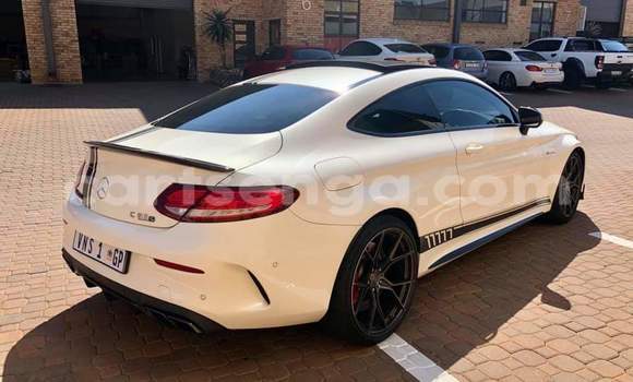 Acheter Occasion Voiture Mercedes‒Benz C-klasse AMG Blanc à Manzini, Manzini Acheter Occasion Voiture Mercedes‒Benz C-klasse AMG Blanc à Manzini, Manzini