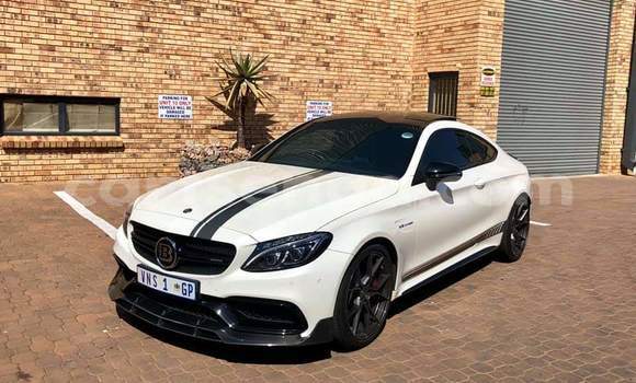 Acheter Occasion Voiture Mercedes‒Benz C-klasse AMG Blanc à Manzini, Manzini Acheter Occasion Voiture Mercedes‒Benz C-klasse AMG Blanc à Manzini, Manzini