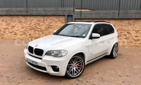 Acheter Occasion Voiture BMW X5 M Blanc à Hlatikulu, Shiselweni District Acheter Occasion Voiture BMW X5 M Blanc à Hlatikulu, Shiselweni District