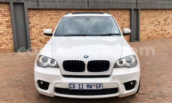 Acheter Occasion Voiture BMW X5 M Blanc à Hlatikulu, Shiselweni District Acheter Occasion Voiture BMW X5 M Blanc à Hlatikulu, Shiselweni District