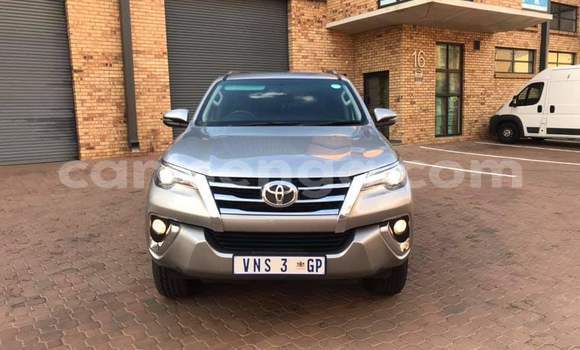 Acheter Occasion Voiture Toyota Fortuner Marron à Mbabane, Manzini Acheter Occasion Voiture Toyota Fortuner Marron à Mbabane, Manzini