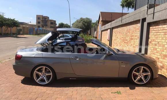 Nunua Ilio tumika BMW 3–Series Silver Gari ndani ya Mbabane nchini Manzini Nunua Ilio tumika BMW 3–Series Silver Gari ndani ya Mbabane nchini Manzini