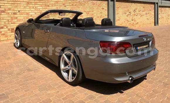 Nunua Ilio tumika BMW 3–Series Silver Gari ndani ya Mbabane nchini Manzini Nunua Ilio tumika BMW 3–Series Silver Gari ndani ya Mbabane nchini Manzini
