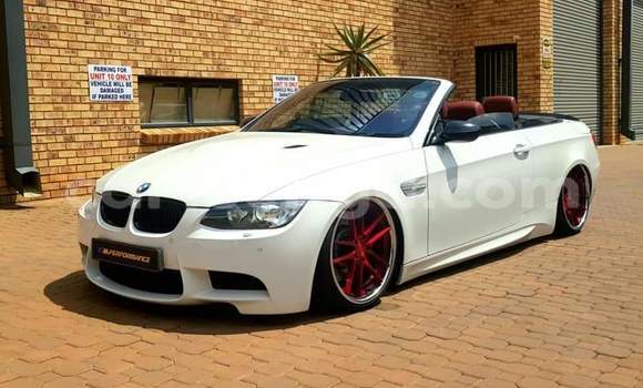 Acheter Occasion Voiture BMW M3 Blanc à Mbabane, Manzini Acheter Occasion Voiture BMW M3 Blanc à Mbabane, Manzini
