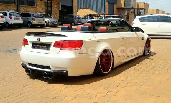 Acheter Occasion Voiture BMW M3 Blanc à Mbabane, Manzini Acheter Occasion Voiture BMW M3 Blanc à Mbabane, Manzini